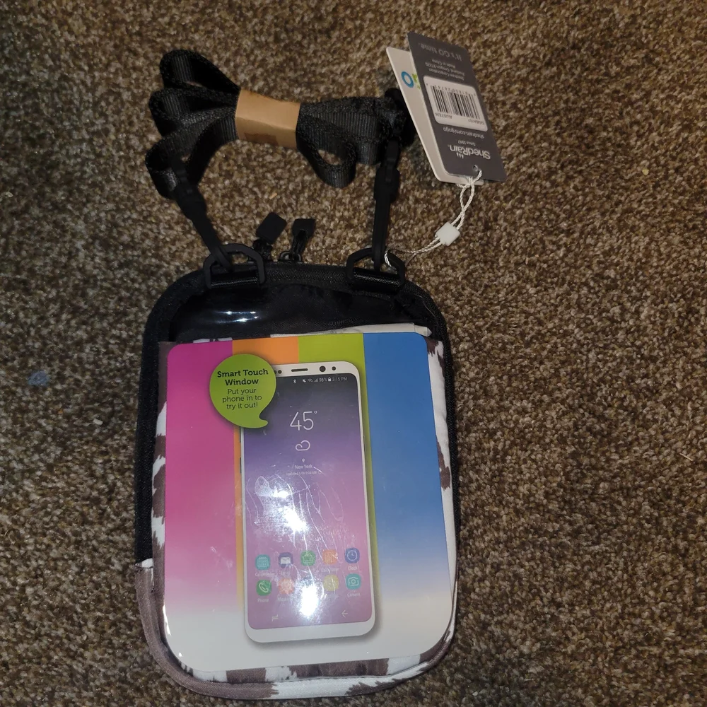 Universal Black Smartphone Pouch